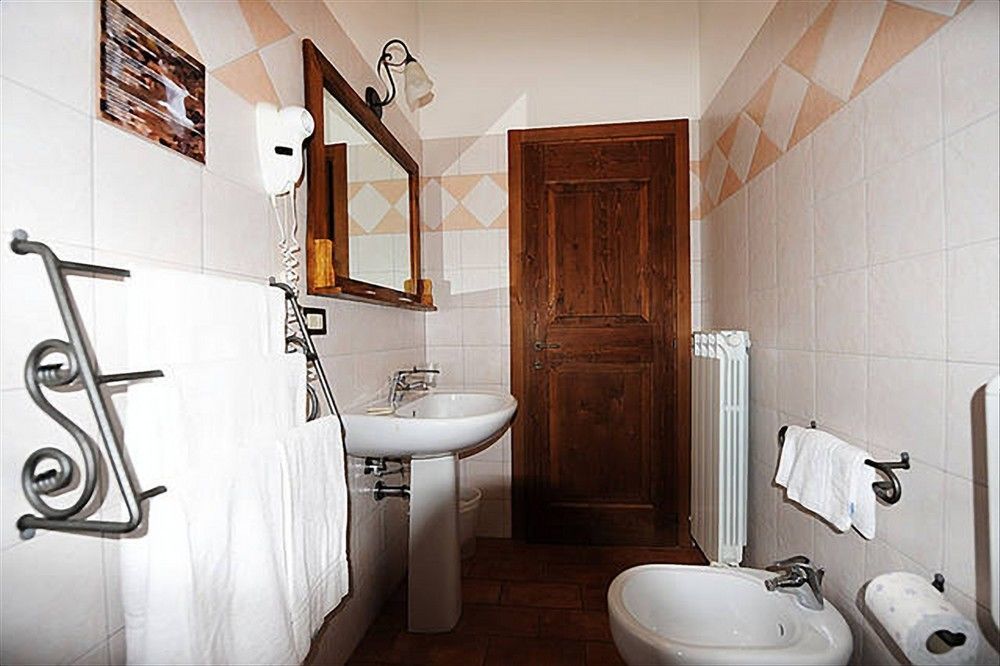 Agriturismo La Ferraia Pianello  Exterior foto